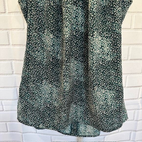 Banana Republic Top Blouse Size 0 Sleeveless Shirt Button Front Green & White - Picture 3 of 9